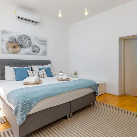 Pet Friendly Home In Pula