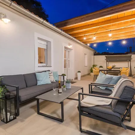 Pet Friendly Home In Pula