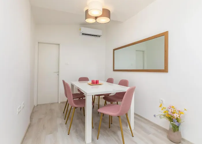 3 Bedroom Amazing In Pula