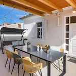 Pet Friendly Home In Pula Prázdninový dům *