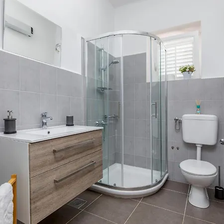 3 Bedroom Amazing In Pula