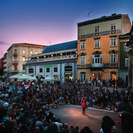 3 Bedroom Amazing In Hébergement de vacances