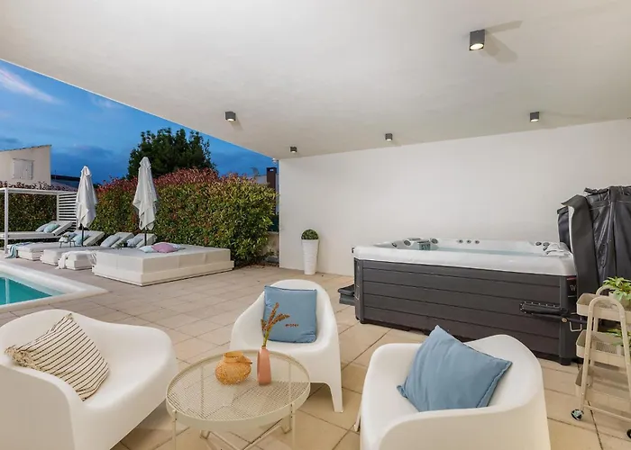 3 Bedroom Amazing In Nyaraló Póla