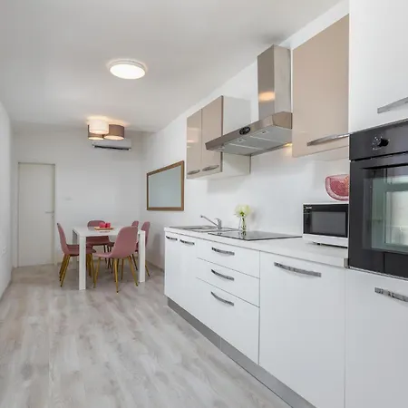 3 Bedroom Amazing In Nyaraló